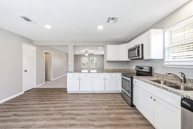 17343 Western Hill Drive, Conroe, TX 77302