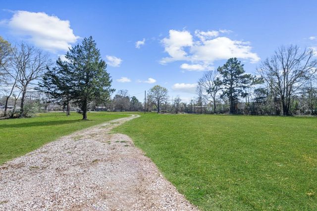 17343 Western Hill Drive, Conroe, TX 77302