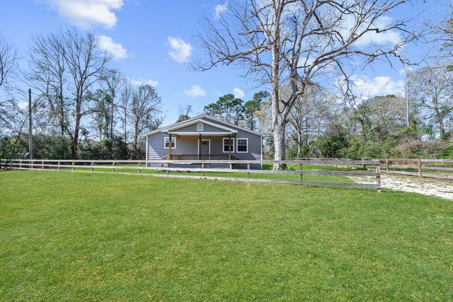 17343 Western Hill Drive, Conroe, TX 77302