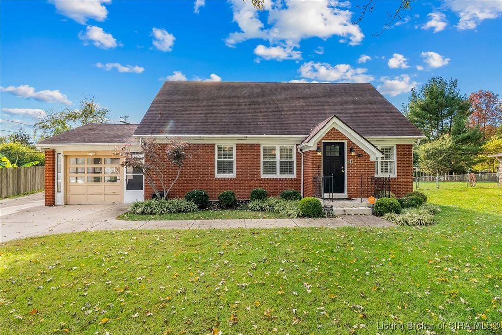 211 Forest Drive, Jeffersonville, IN 47130