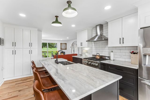 146 Fairways Dr, Hendersonville, TN 37075