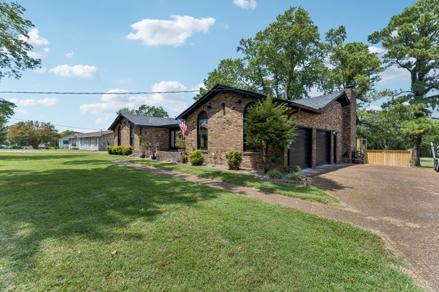 146 Fairways Dr, Hendersonville, TN 37075