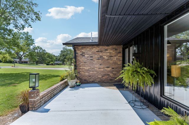 146 Fairways Dr, Hendersonville, TN 37075