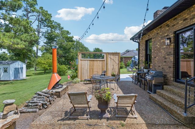 146 Fairways Dr, Hendersonville, TN 37075