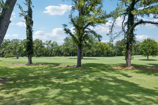 146 Fairways Dr, Hendersonville, TN 37075