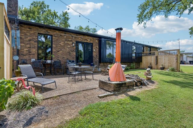 146 Fairways Dr, Hendersonville, TN 37075