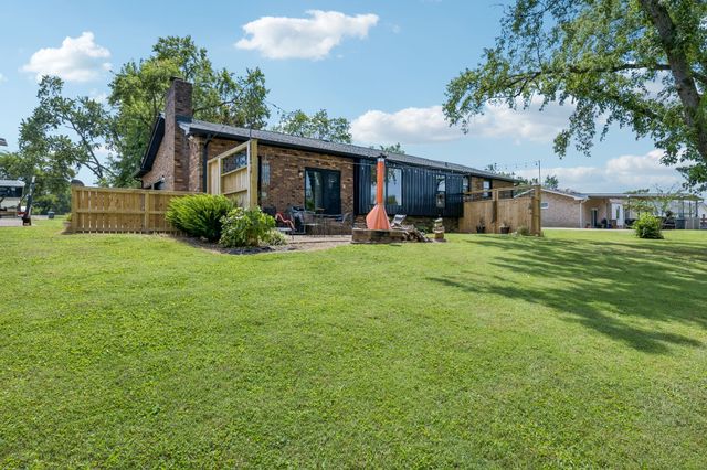146 Fairways Dr, Hendersonville, TN 37075