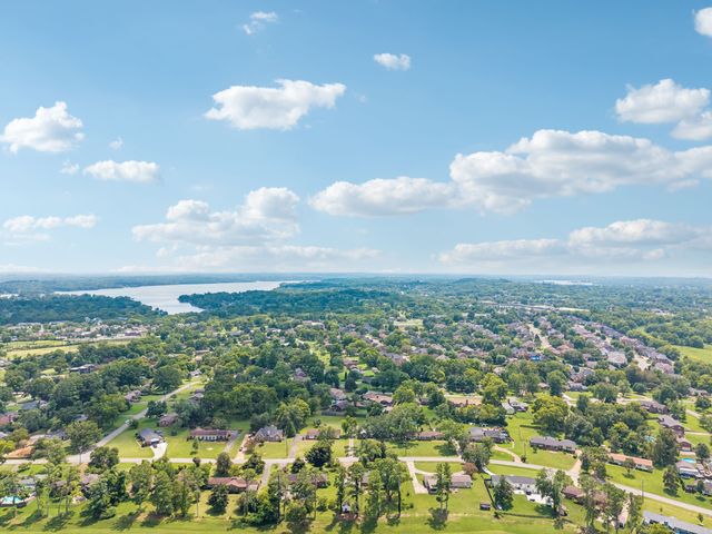 146 Fairways Dr, Hendersonville, TN 37075