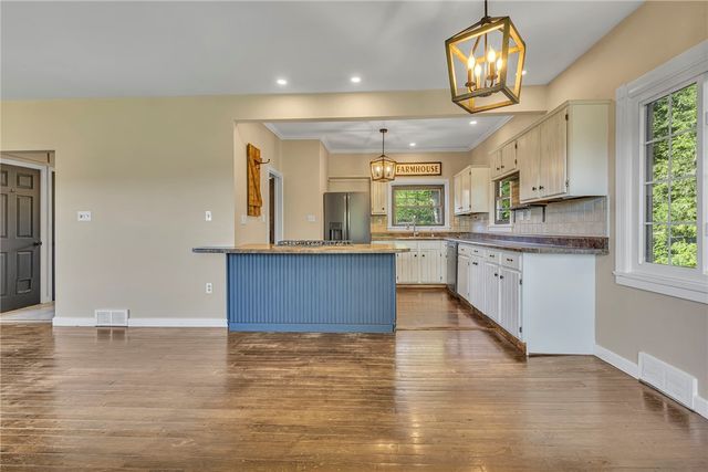 390 4th Street Patterson Heights, Patterson Heights, PA 15010