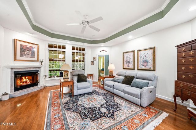 415 Ridge Point Court, Piney Flats, TN 37686