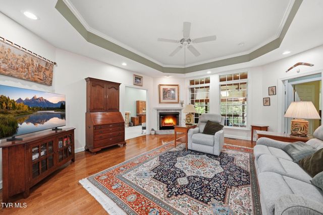 415 Ridge Point Court, Piney Flats, TN 37686