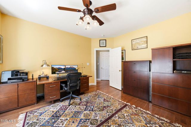 415 Ridge Point Court, Piney Flats, TN 37686