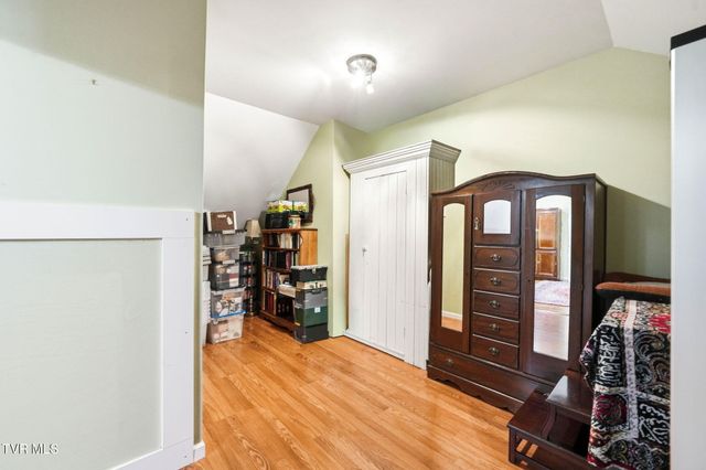 415 Ridge Point Court, Piney Flats, TN 37686