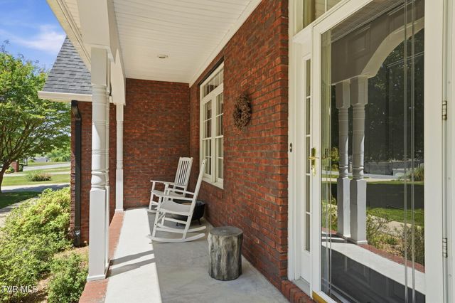 415 Ridge Point Court, Piney Flats, TN 37686