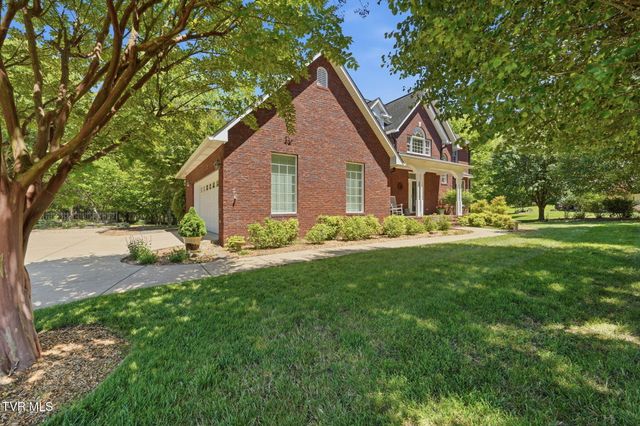 415 Ridge Point Court, Piney Flats, TN 37686