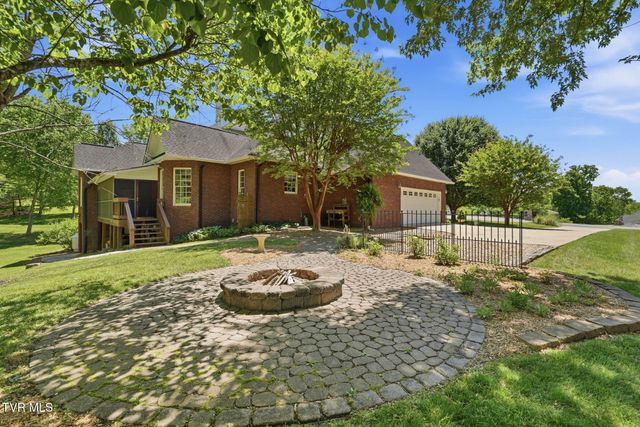 415 Ridge Point Court, Piney Flats, TN 37686