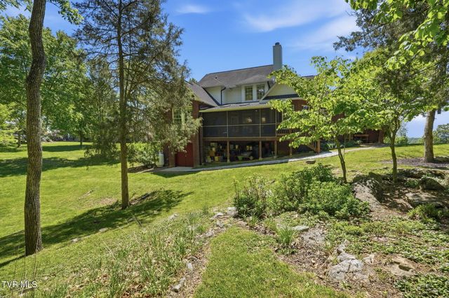 415 Ridge Point Court, Piney Flats, TN 37686