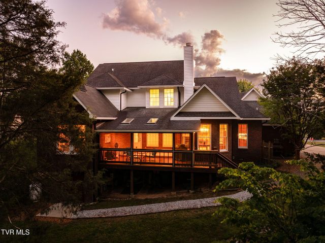 415 Ridge Point Court, Piney Flats, TN 37686