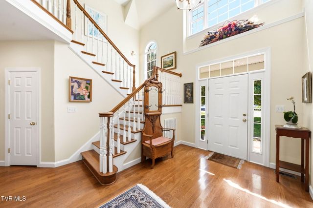 415 Ridge Point Court, Piney Flats, TN 37686