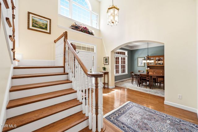 415 Ridge Point Court, Piney Flats, TN 37686