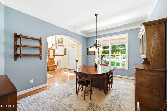 415 Ridge Point Court, Piney Flats, TN 37686