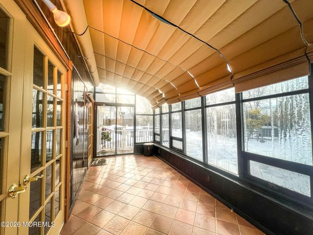 6 Hillcrest Road, Manalapan, NJ 07726