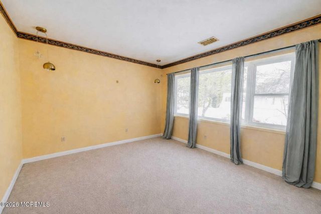 6 Hillcrest Road, Manalapan, NJ 07726