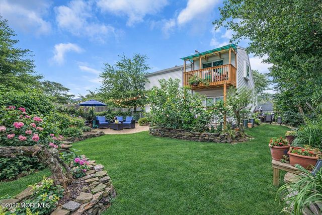 6 Hillcrest Road, Manalapan, NJ 07726