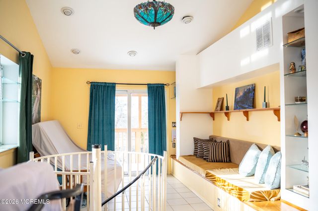 6 Hillcrest Road, Manalapan, NJ 07726