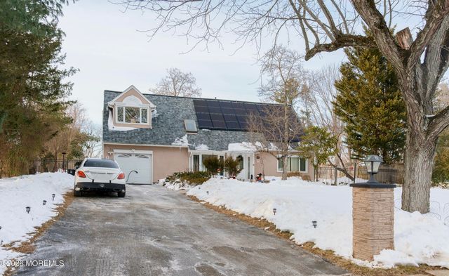 6 Hillcrest Road, Manalapan, NJ 07726