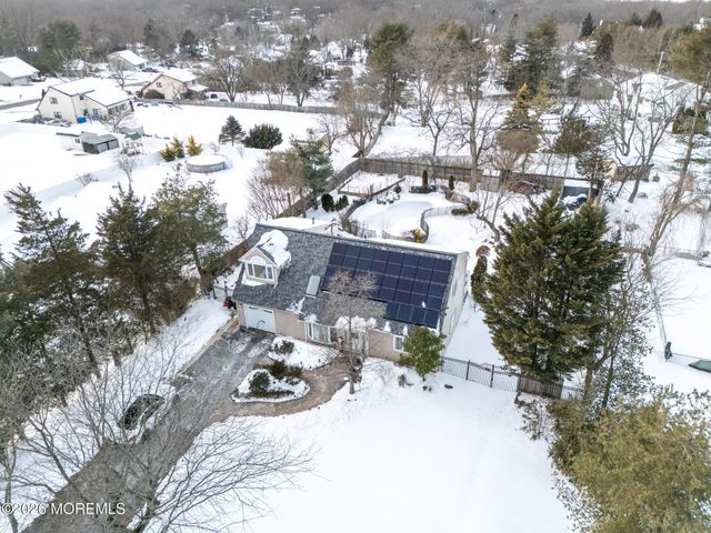 6 Hillcrest Road, Manalapan, NJ 07726