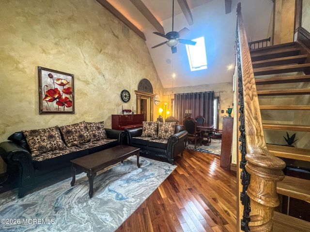 6 Hillcrest Road, Manalapan, NJ 07726