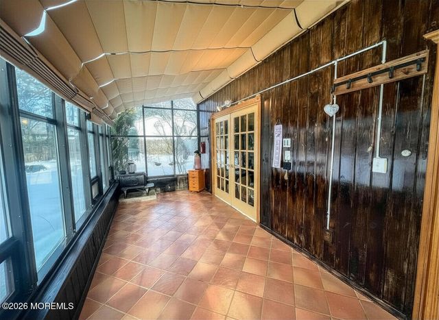 6 Hillcrest Road, Manalapan, NJ 07726