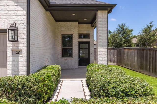 120 Lukewood Circle, Conroe, TX 77318