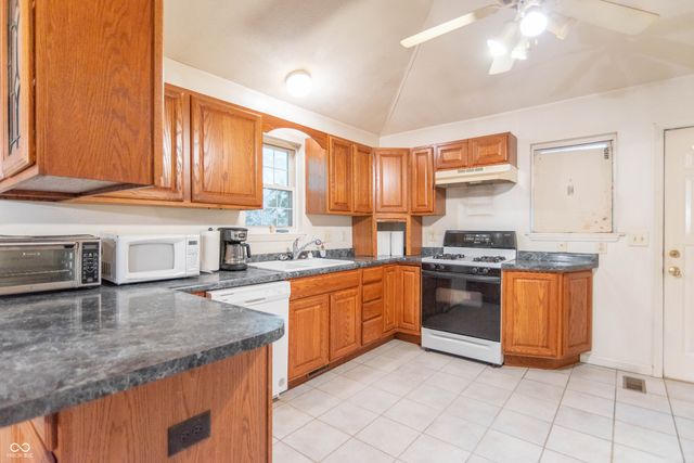 7303 W Division Road, Bargersville, IN 46106