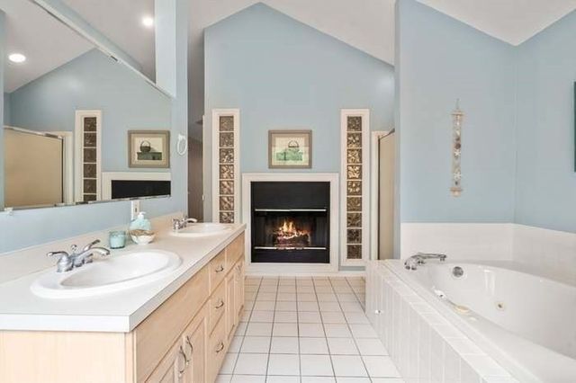 33 Arrowhead Cir 33, Ashland, MA 01721