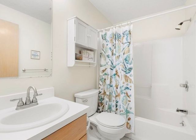 33 Arrowhead Cir 33, Ashland, MA 01721