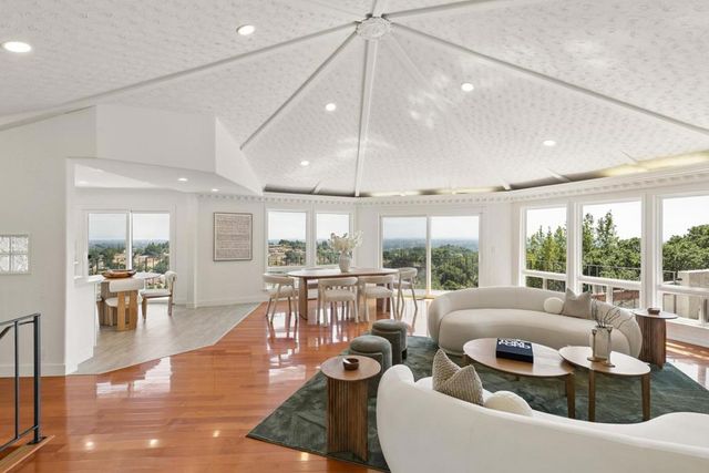 10955 Stonebrook Drive, Los Altos, CA 94024
