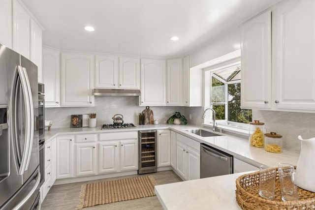 10955 Stonebrook Drive, Los Altos, CA 94024