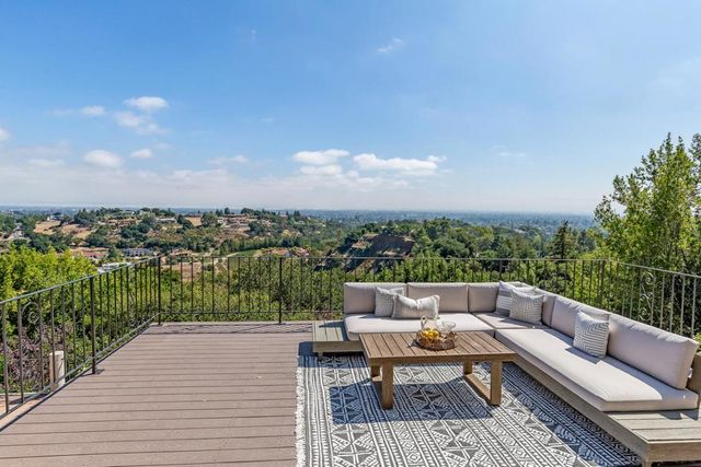 10955 Stonebrook Drive, Los Altos, CA 94024