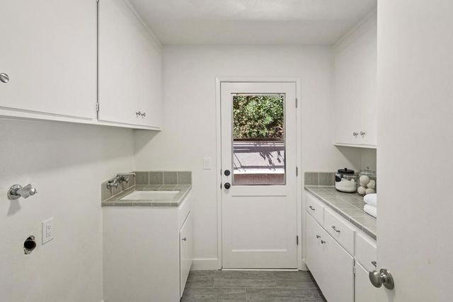 10955 Stonebrook Drive, Los Altos, CA 94024