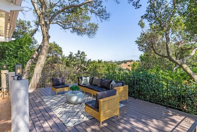 10955 Stonebrook Drive, Los Altos, CA 94024