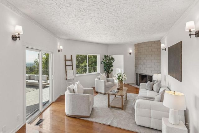 10955 Stonebrook Drive, Los Altos, CA 94024