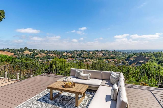 10955 Stonebrook Drive, Los Altos, CA 94024