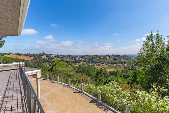 10955 Stonebrook Drive, Los Altos, CA 94024