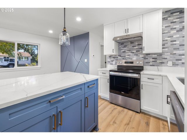 142 Ne 128TH Ave, Portland, OR 97230