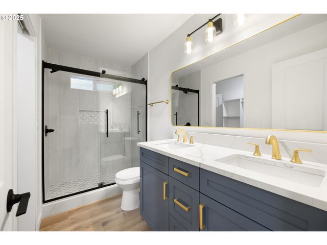 142 Ne 128TH Ave, Portland, OR 97230