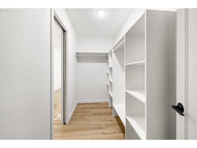 142 Ne 128TH Ave, Portland, OR 97230