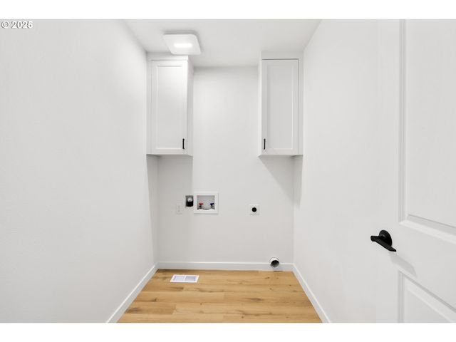 142 Ne 128TH Ave, Portland, OR 97230