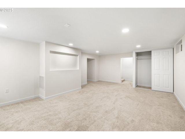 142 Ne 128TH Ave, Portland, OR 97230